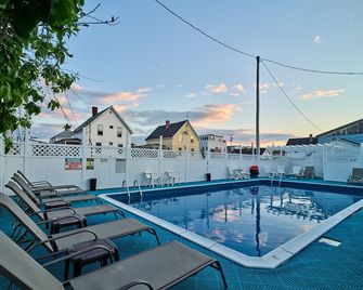 The Hillcrest - Hampton Beach - Pool