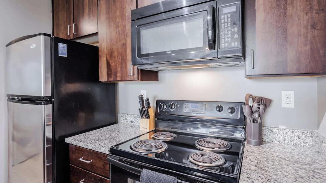 TWO CozySuites at the Banks with Pool 18