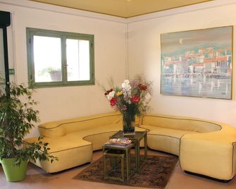 Hotel Arcu Di Sole - Olmeto - Living room