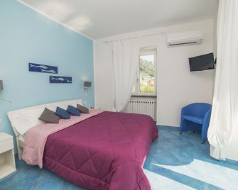 Aquarius Maiori B&B - Maiori - Yatak Odası