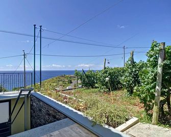 My School I by Atlantic Holiday - Ponta Delgada - Balcón