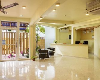 One On Inn - Addu City - Receptie