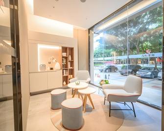 Home Inn Neo Nanning Sanjie Liangxiang Minzu Square Metro Station - Nanning - Lobby