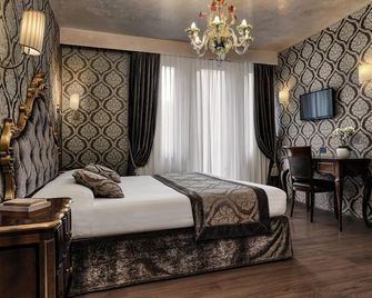 Hotel Tre Archi - Venice - Bedroom