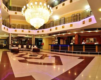 First Class Hotel - Kargiçak - Lobby