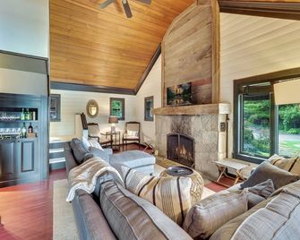 Black Duck Cottage - Charlevoix - Wohnzimmer
