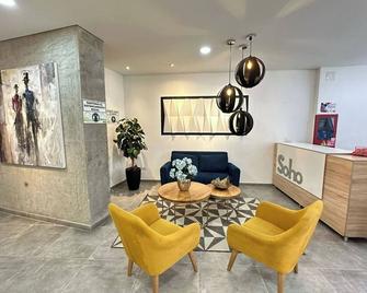 Beautiful Apartment in Castellana with Wi-Fi - Armenia - Living room