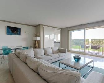 Luxurious apartment 4 people - Casino Barrière - Deauville - Living room