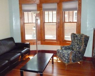 Prized Highlands Bungalow - Denver - Living room