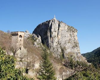 Meuble DE Tourisme 2 Etoiles Refait à Neuf Centre Ancien Castellane - Castellane - Edificio