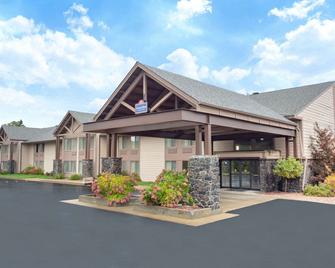 Americinn By Wyndham Black River Falls I-94 On Atv Trail - Black River Falls - Building