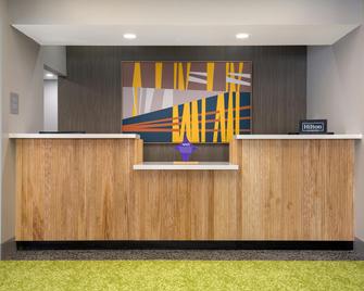 Spark By Hilton Toronto Airport - Toronto - Lobby