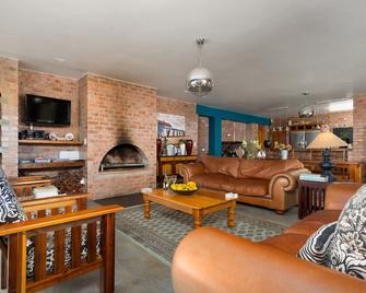 Stay at Friends economic rooms - Kleinmond - Living room