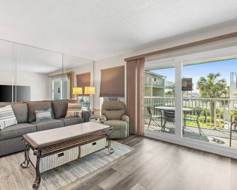 Nautical Watch #E-7 by Book That Condo - Panama City - Living room