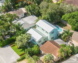 Las Olas Villa With Heated Salt Water Pool - Fort Lauderdale - Outdoors view