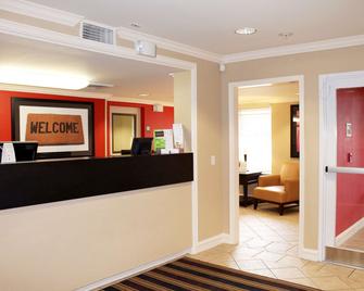 Extended Stay America Suites - Cleveland - Beachwood - Orange Place - North - Beachwood - Front desk