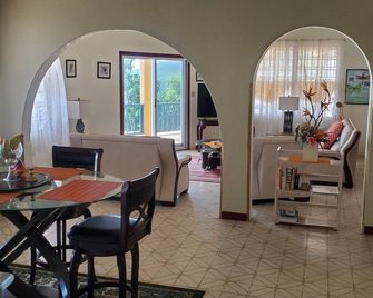 Amazing views, relax far away from snow. Fantasy Vacation Planning Available. - Saint Thomas Island - Comedor