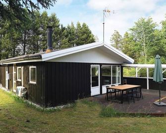 6 person holiday home in Fjerritslev - Fjerritslev - Binnenhof