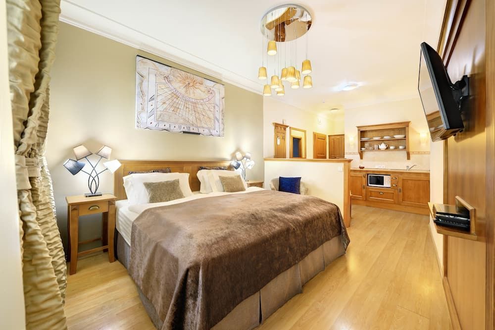 شقق كاسيل فيو - سسكي كروملوف - غرفة نوم