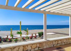 Enjoy a wonderful sea view from the terrace of this vacation apartment. - Fuengirola - Strand