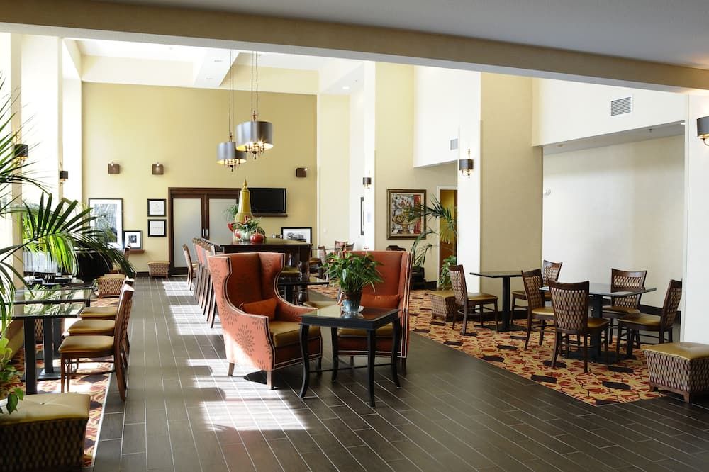 Hampton Inn & Suites Redding - רדינג - לובי