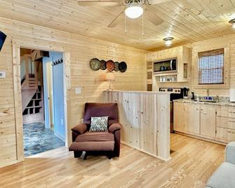The Private Reserve Cabin, Hot Tub, Pet Friendly, Secluded - Tracy City - Kitchen