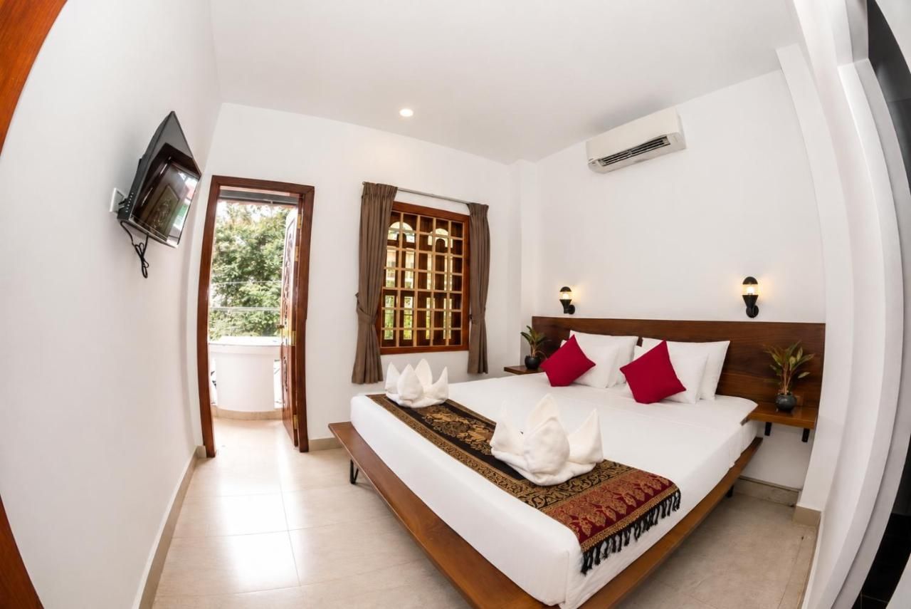 Poolside Villa Hostel