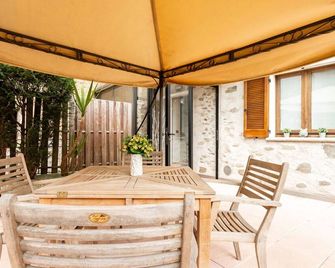 Gelsomino Stone House by Halldis - Stazzona - Innenhof