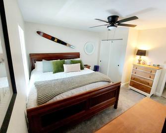 Tranquil Updated Mill House with backup power and hi speed Wifi! - McCloud - Habitación