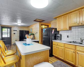 2 Blocks To Boat Ramp Higgins Lake House - Roscommon - Cocina