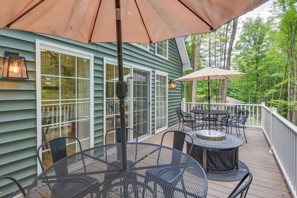 Treasure Lake Home w/ Deck: Walk to Bimini Lake! - DuBois - Balkon