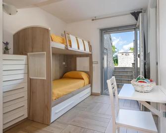 Oristano 5 Pers Appartamento - Oristano - Habitación
