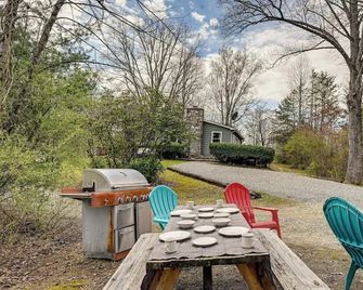 Ski, Hike And Unwind Pet-Friendly Whitti - Whittier - Patio