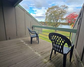 Timber Inn Motel - Phillips - Balcón