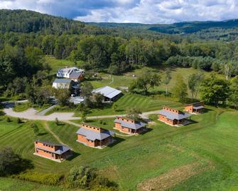 Spacious Cabin Rental for a Farm Getaway in Windsor County, Vermont - Windsor - Outdoors view