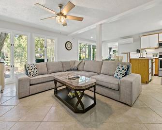 Dock Holiday | King Bed & Lake James Location - Morganton - Living room