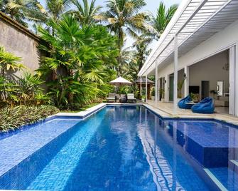 Adi Dharma Villa Madewi pulukan - Pekutatan - Bazén