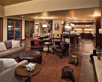 Cozy Pet-Friendly Vacation Rental with a Private Hot Tub near Steamboat Ski Resort, Colorado - Steamboat Springs - Lounge