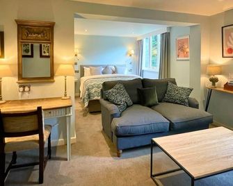 Holdsworth House - Halifax - Living room