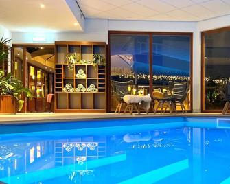 هوتل شيبكينز فان ستريت فيجي - فالكنبرج آن دي جول - حوض السباحة