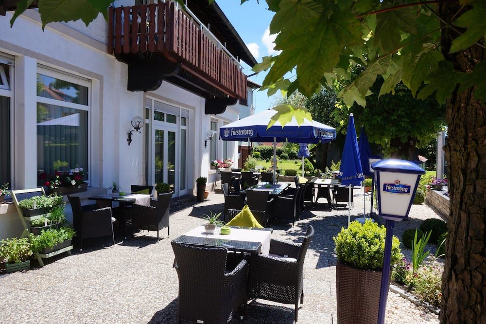 Flair Hotel Grüner Baum - Donaueschingen - Patio