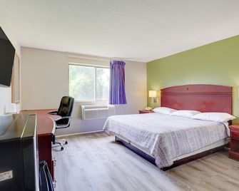 Coldwater Inn & Suites near I 69 - Coldwater