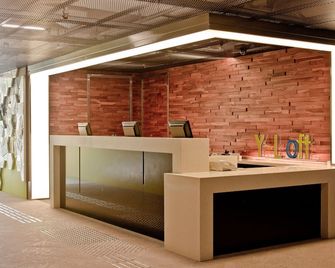 Y Loft - Hong Kong - Recepción
