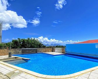 Tahiti - Condo Orovini - Papeete - Piscine