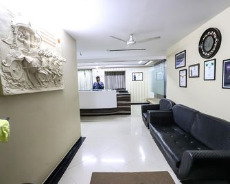 Hotel Aashish Deluxe, Kolhapur - Kolhapur - Rezeption