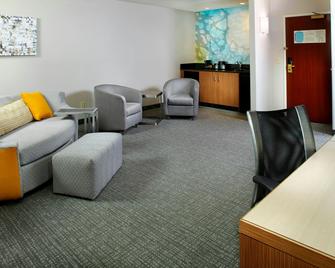 Courtyard by Marriott Lansing - Lansing - Living room