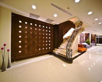 Miracolo View Hotel - נאנטו סיטי - לובי