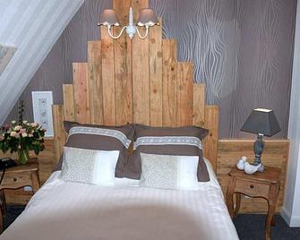 Le Petit Relais - Nadaillac-de-Rouge - Спальня