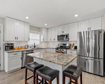 Minutes from Ozark`s favorites - Ozark - Küche