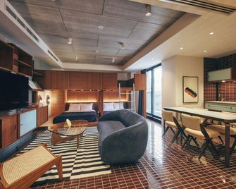 illi Amu Shimokitazawa - Τόκιο - Σαλόνι